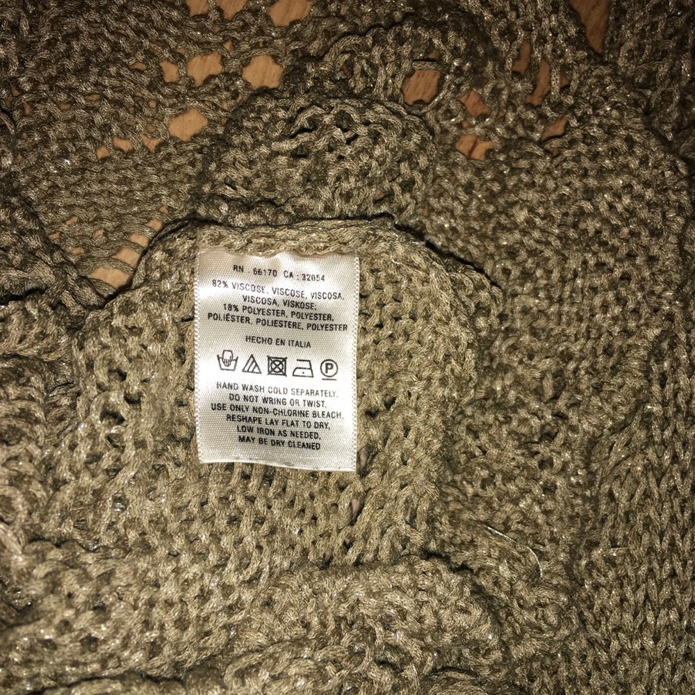Moth sweater - Picture 9 of 9